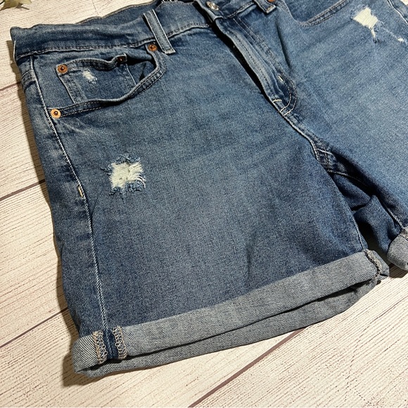 GAP Distressed Mid Rise Denim Short - Picture 2 of 13